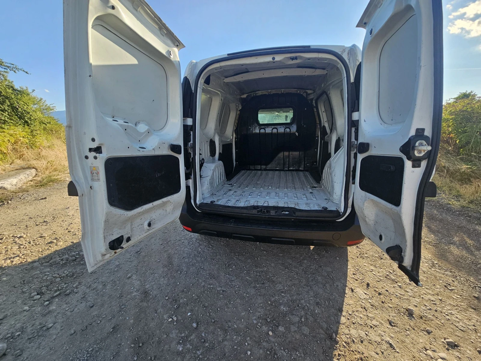 Dacia Dokker 1.6Lpg климатик, снимка 10 - Автомобили и джипове - 55805193