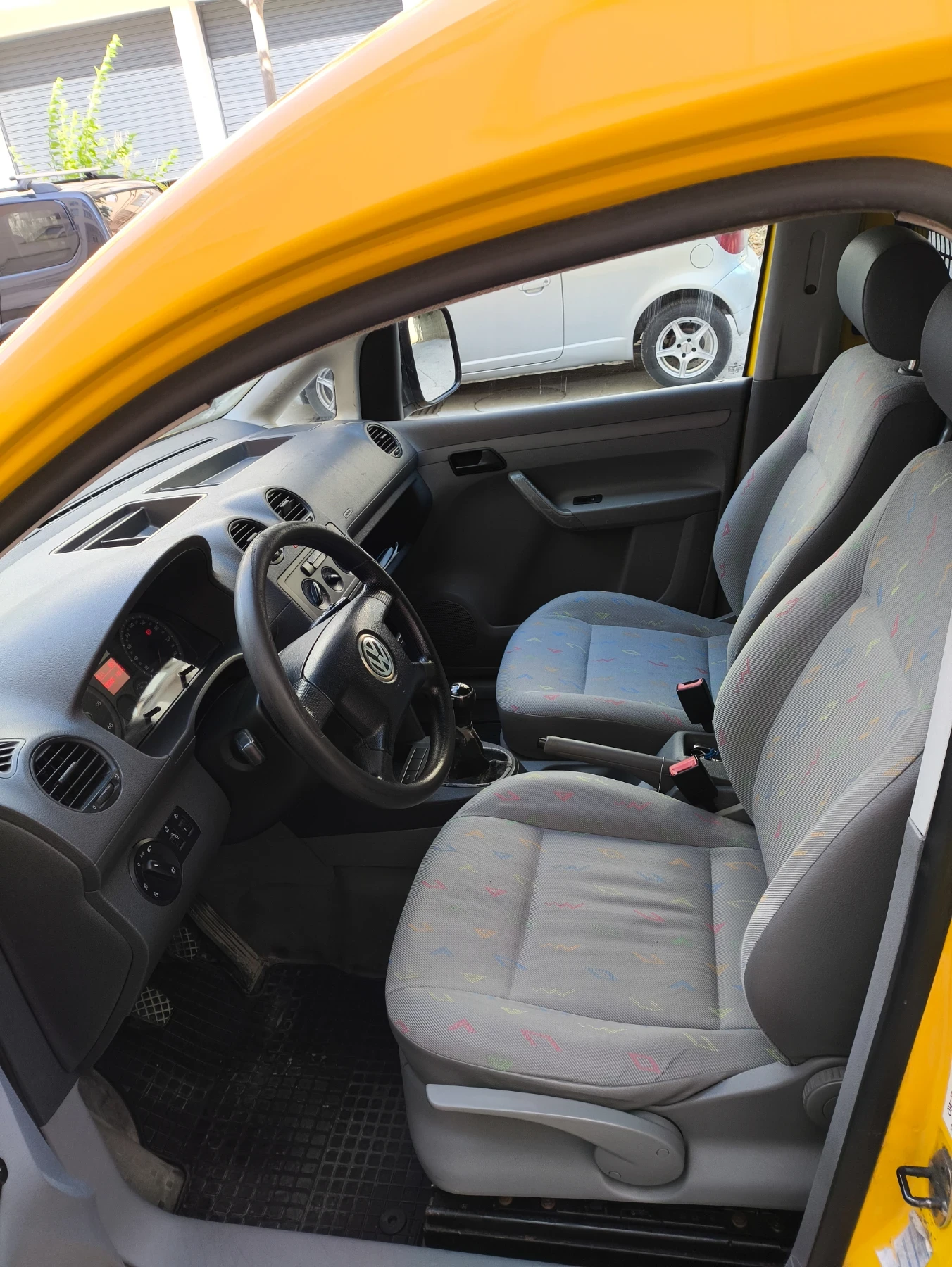 VW Caddy 2.0 SDI, снимка 8 - Автомобили и джипове - 55967953