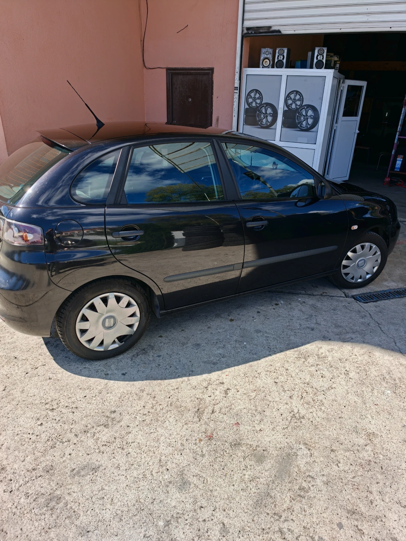 Seat Ibiza, снимка 4 - Автомобили и джипове - 56243614