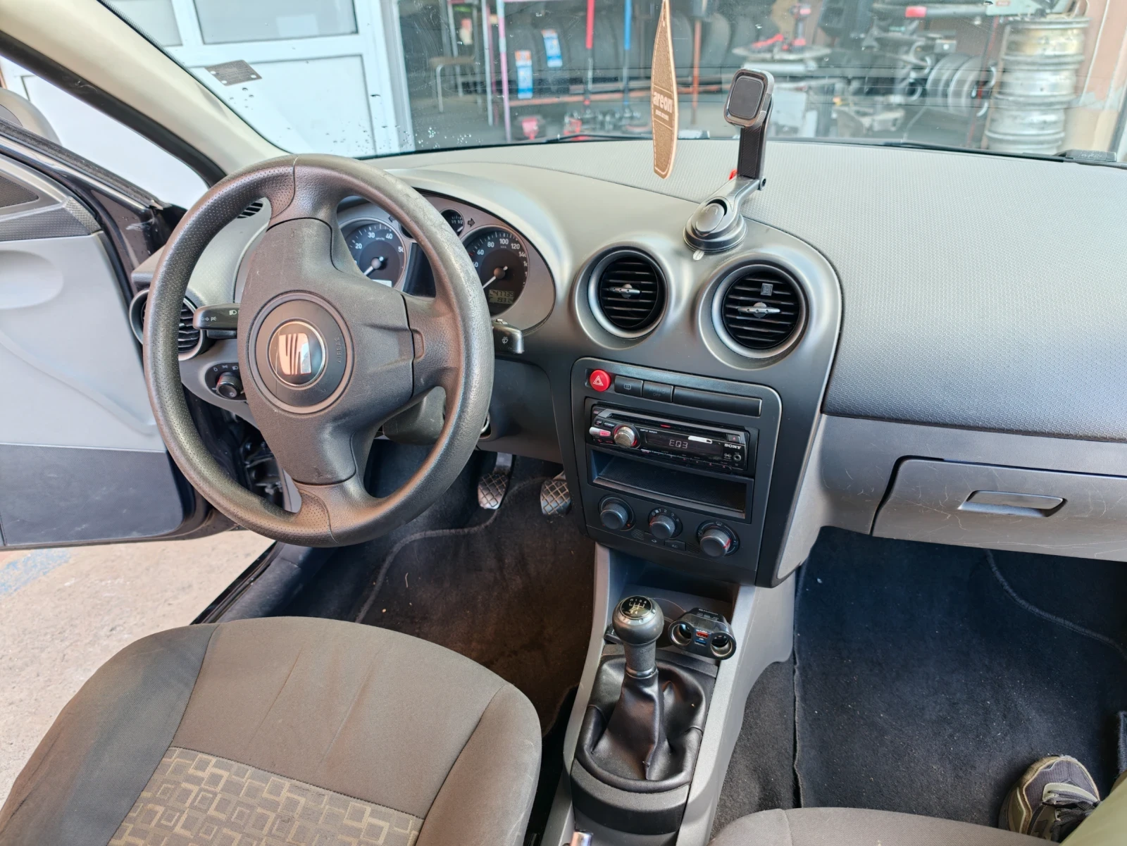 Seat Ibiza, снимка 13 - Автомобили и джипове - 56243614