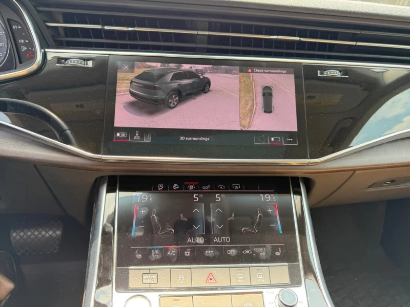 Audi Q8 BANG & OLUFSEN 3D* , DISTRONIC, ОБДУХВАНЕ, PANORAM, снимка 11 - Автомобили и джипове - 52642097