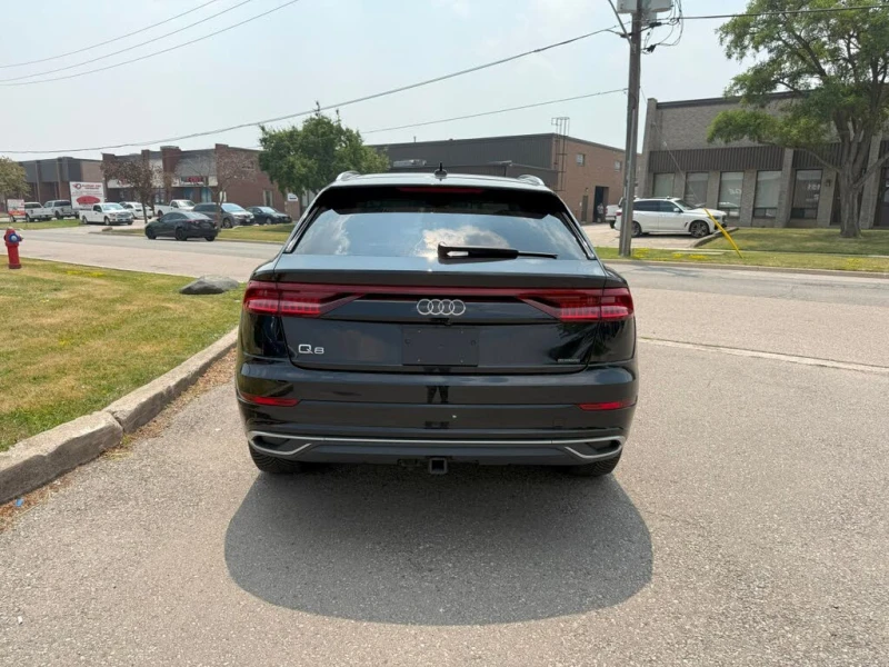 Audi Q8 BANG & OLUFSEN 3D* , DISTRONIC, ОБДУХВАНЕ, PANORAM, снимка 4 - Автомобили и джипове - 52642097