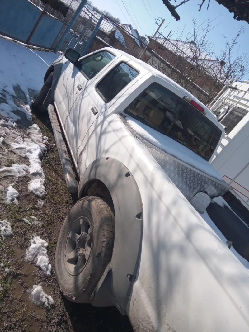 Nissan Navara Frontier 3.3 бензин, снимка 7 - Автомобили и джипове - 53583978