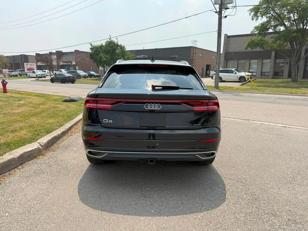 Audi Q8 BANG & OLUFSEN 3D* , DISTRONIC, ОБДУХВАНЕ, PANORAM - изображение 4