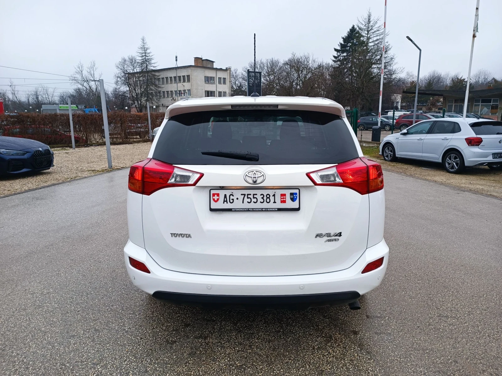 Toyota Rav4 2.0i-151кс-ШВЕЙЦАРИЯ-АВТОМАТ-4Х4-KEYLESS-NAVI - изображение 4
