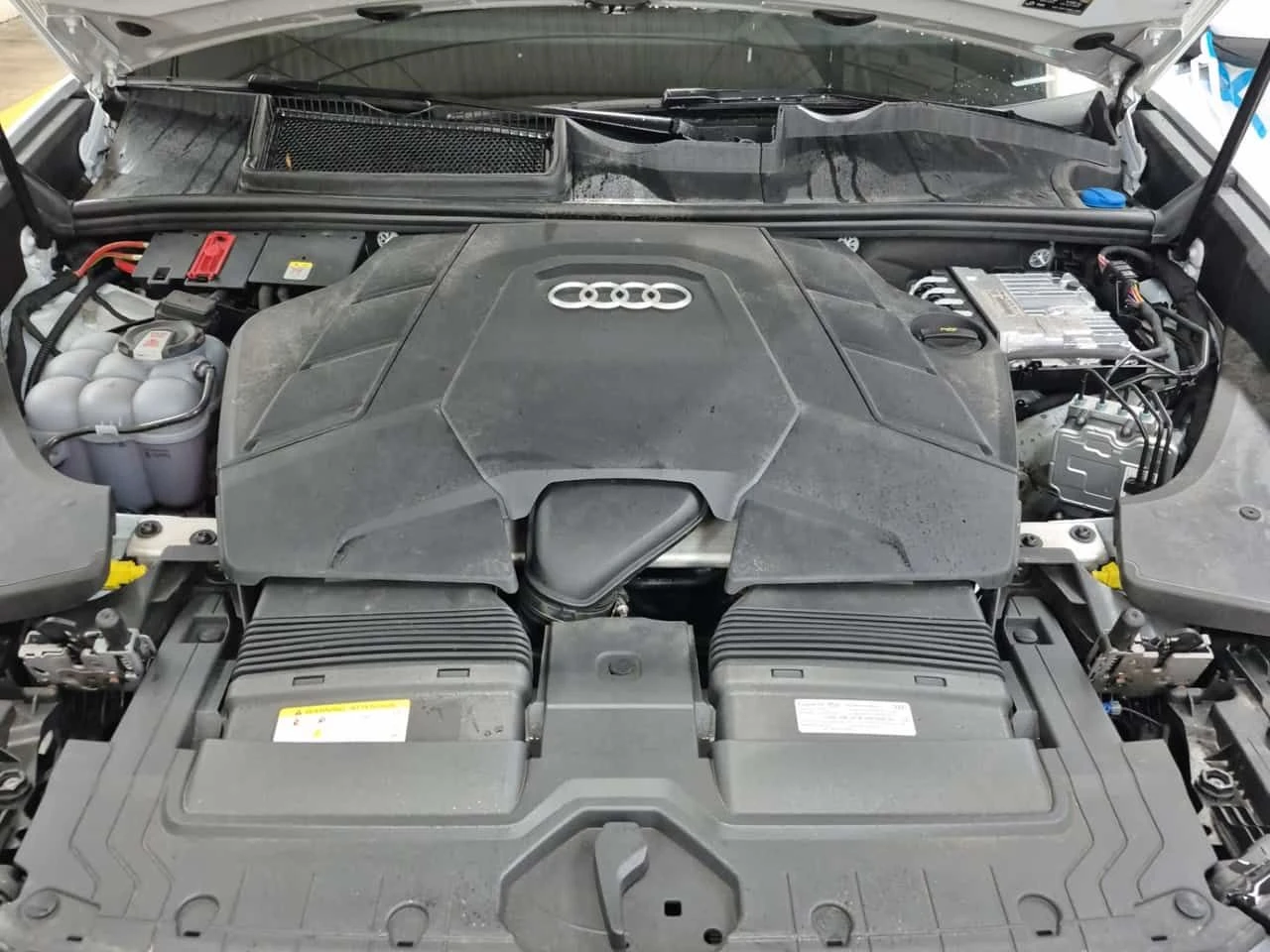 Audi Q8 * Progressiv * БЕЗ ЗАБЕЛЕЖКИ* ПАНОРАМА* 360 КАМЕРА, снимка 13 - Автомобили и джипове - 54224513