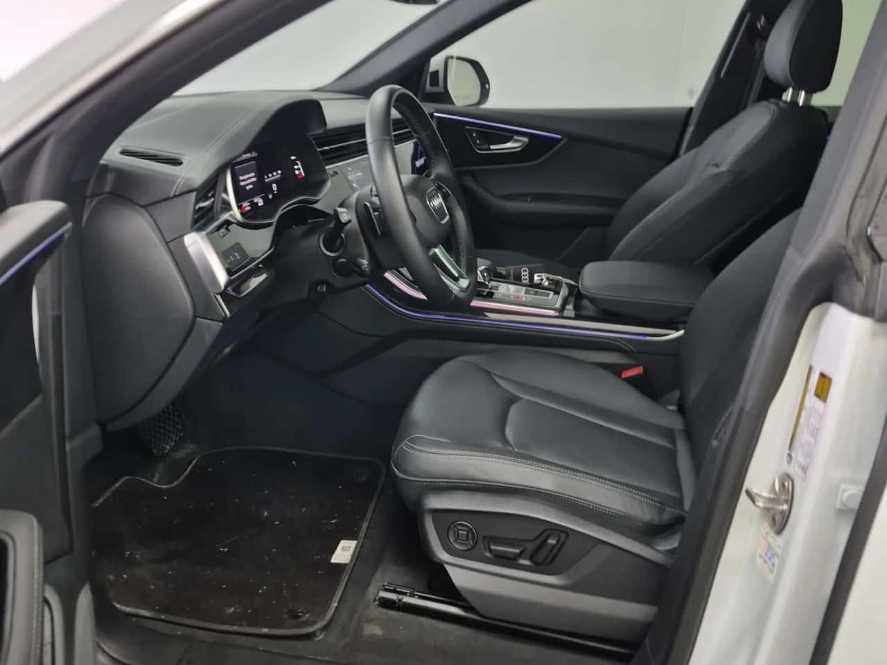 Audi Q8 * Progressiv * БЕЗ ЗАБЕЛЕЖКИ* ПАНОРАМА* 360 КАМЕРА, снимка 8 - Автомобили и джипове - 54224513