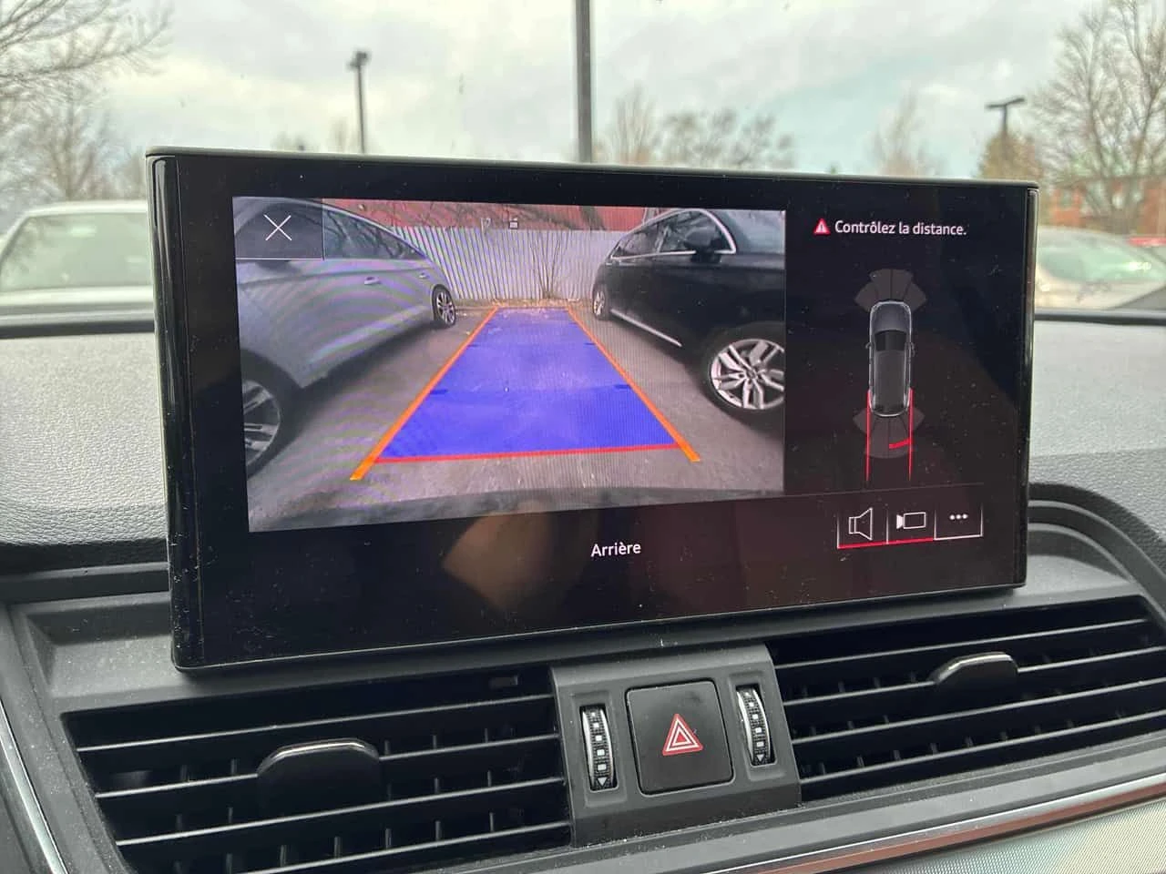 Audi Q5 Progressiv/DISTRONIC/CAMERA/ПОДГРЕВИ , снимка 15 - Автомобили и джипове - 54366112