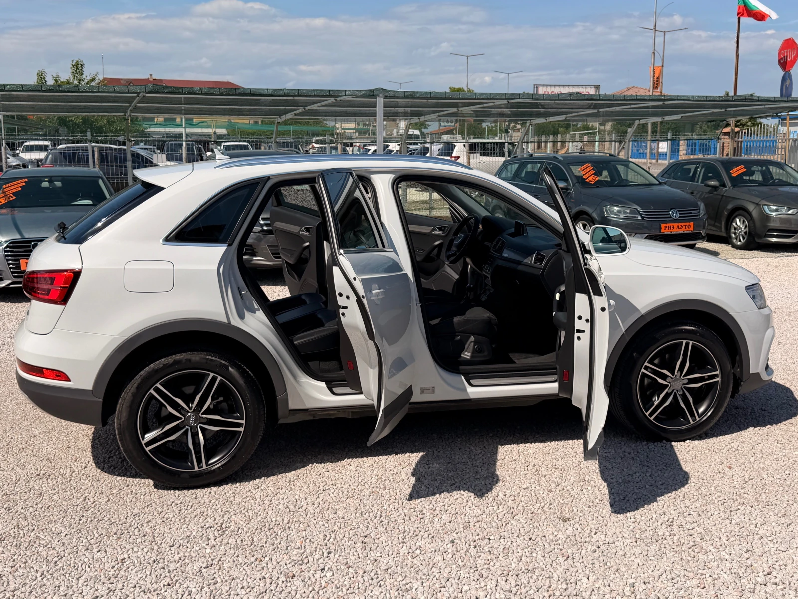 Audi Q3 2.0TDI* S-LINE* NAVI* TOP* LIZING, снимка 6 - Автомобили и джипове - 54740077