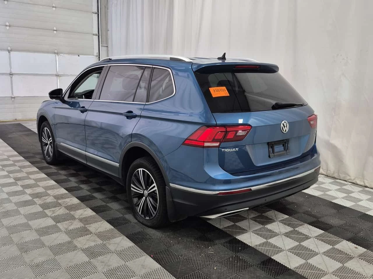VW Tiguan Highline/CARFAX/ПОДГРЕВ/ПАНОРАМА/2 КЛЮЧА/, снимка 4 - Автомобили и джипове - 55708349