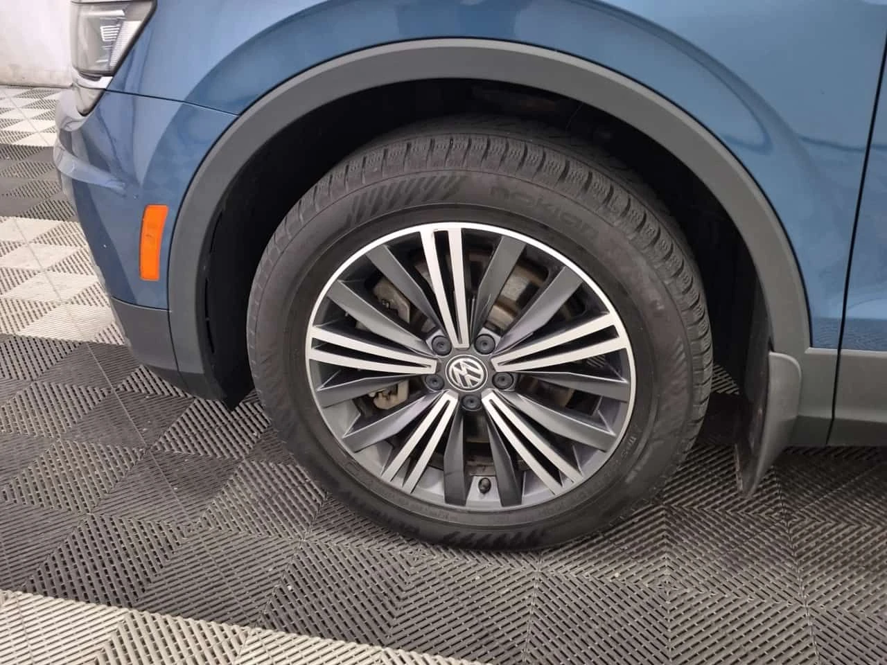 VW Tiguan Highline/CARFAX/ПОДГРЕВ/ПАНОРАМА/2 КЛЮЧА/, снимка 6 - Автомобили и джипове - 55708349