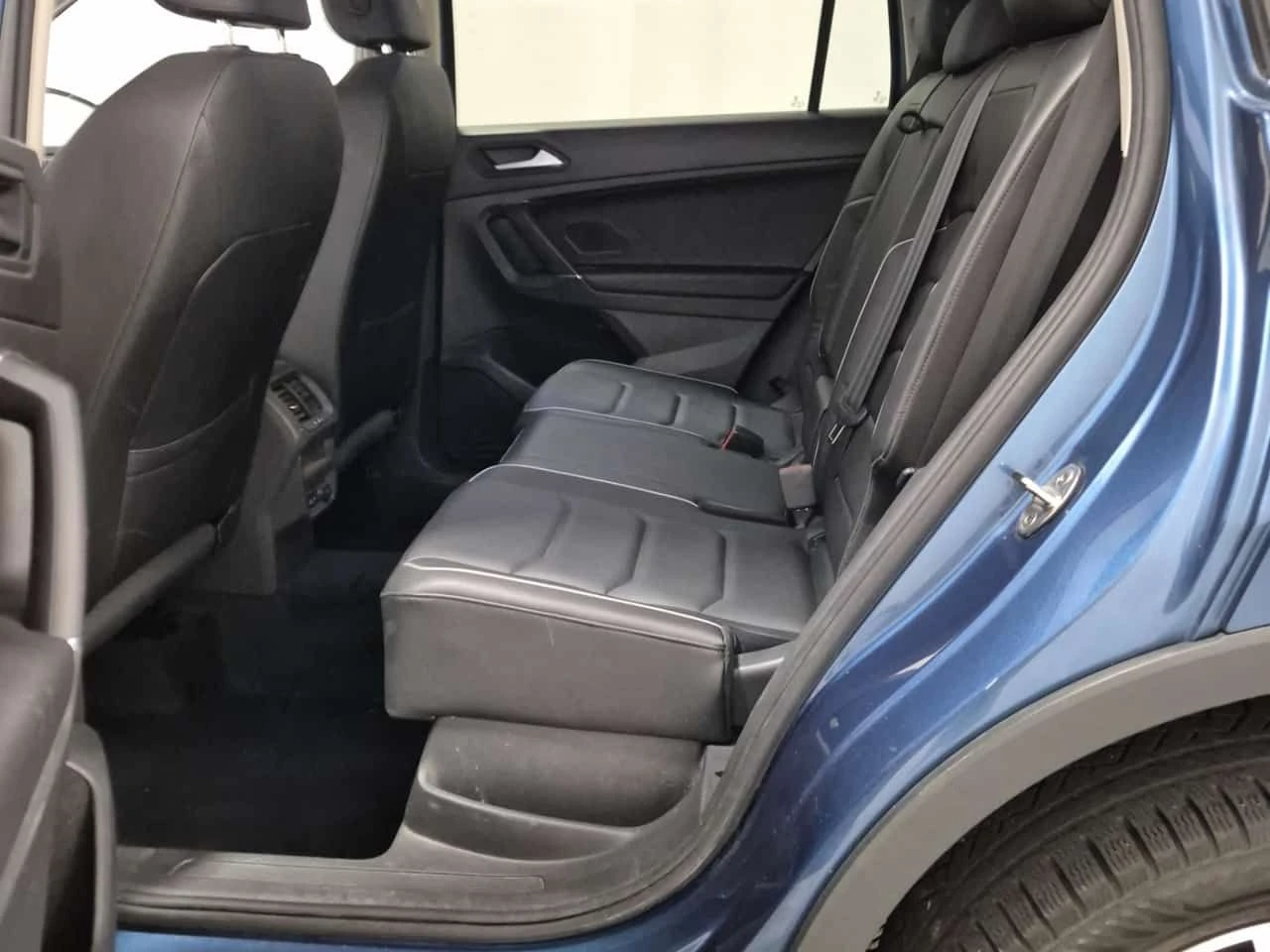 VW Tiguan Highline/CARFAX/ПОДГРЕВ/ПАНОРАМА/2 КЛЮЧА/, снимка 12 - Автомобили и джипове - 55708349