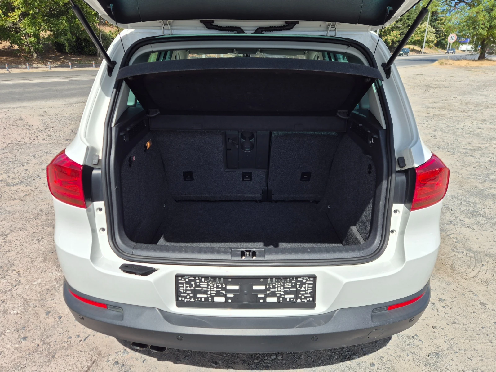 VW Tiguan 2.0TDI 4Motion DSG, снимка 11 - Автомобили и джипове - 55950812