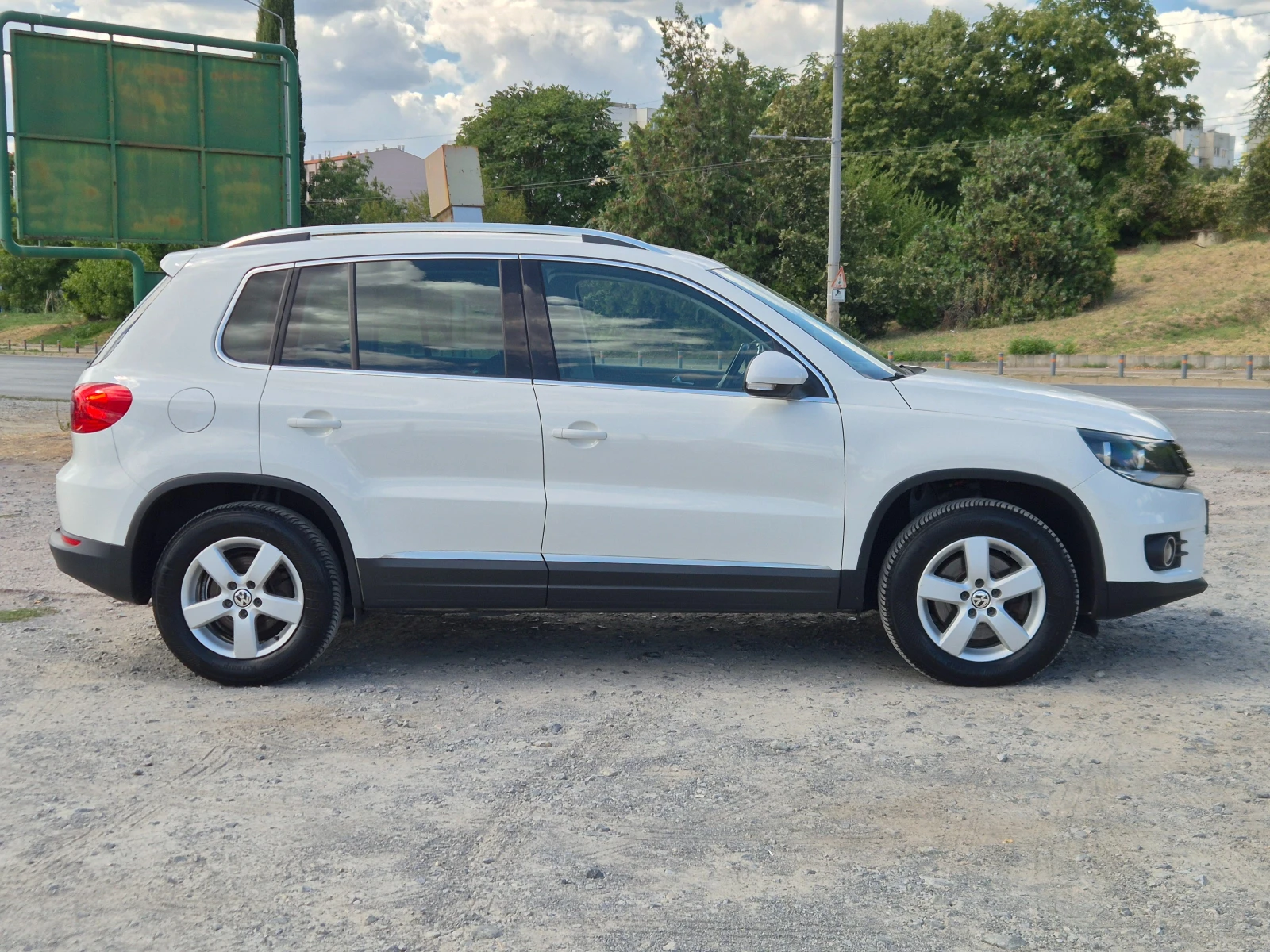VW Tiguan 2.0TDI 4Motion DSG, снимка 6 - Автомобили и джипове - 55950812