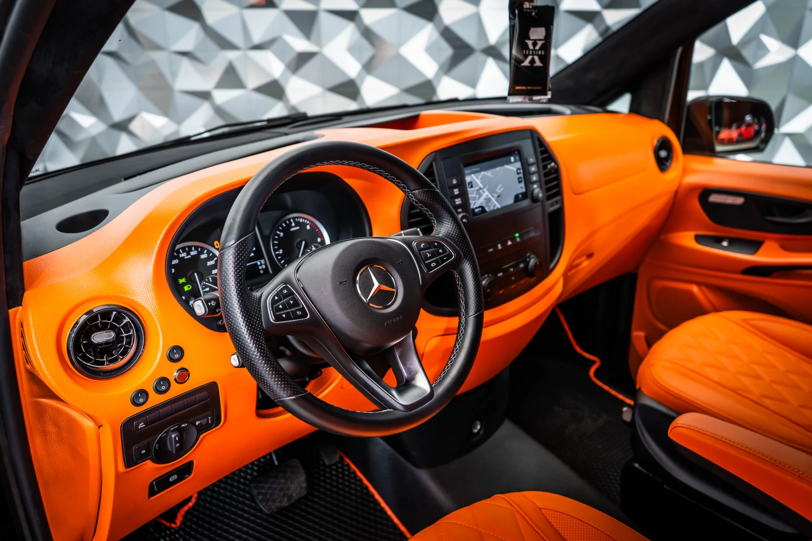 Mercedes-Benz V 163hp Maybach styling* Mandarin* TV - изображение 8