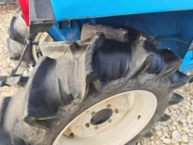 Трактор Kubota СЪС КОФА И ВИЛИЦИ ЗА БАЛЛИ, снимка 6