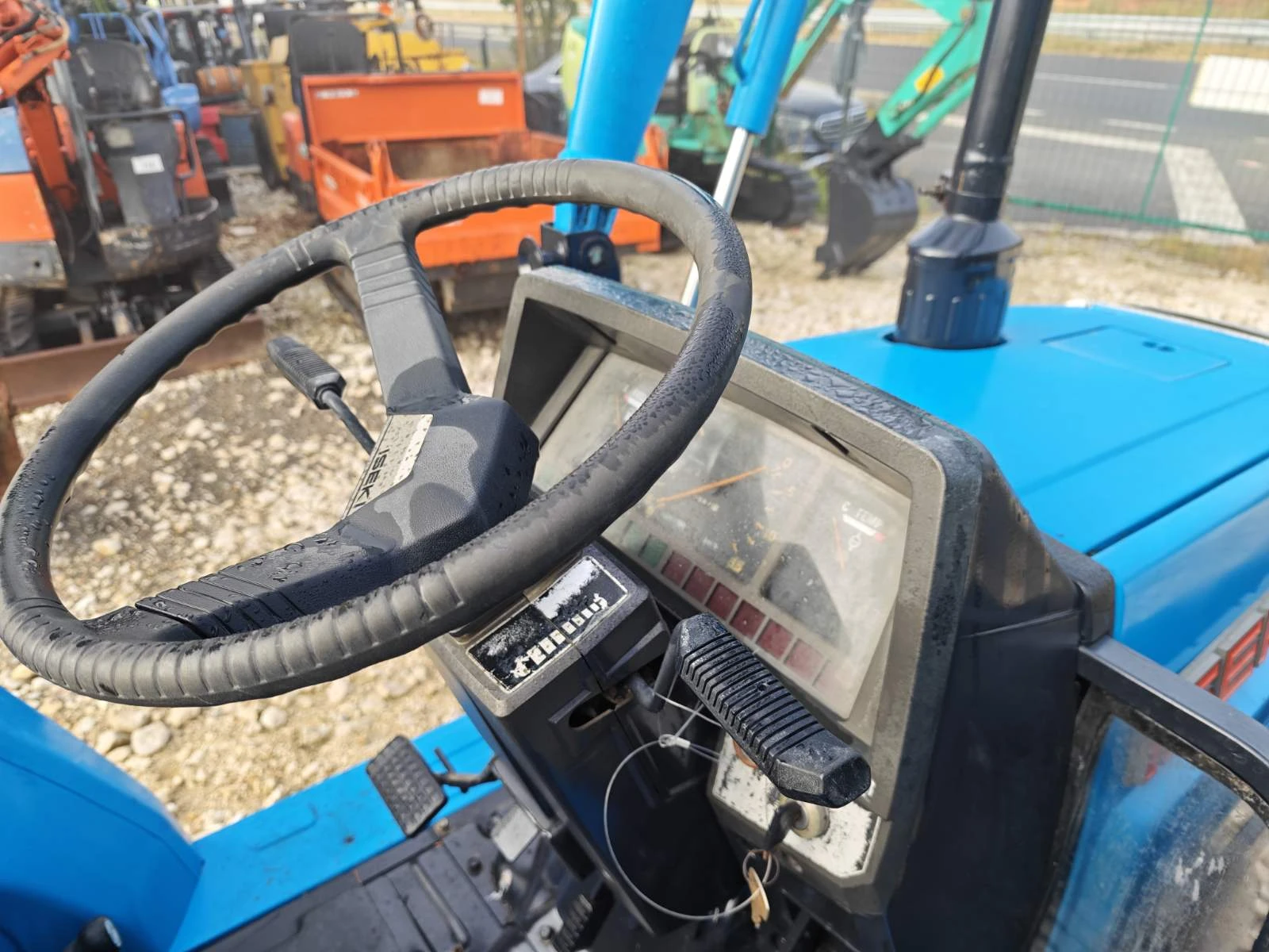 Трактор Kubota СЪС КОФА И ВИЛИЦИ ЗА БАЛЛИ, снимка 7 - Селскостопанска техника - 54624336