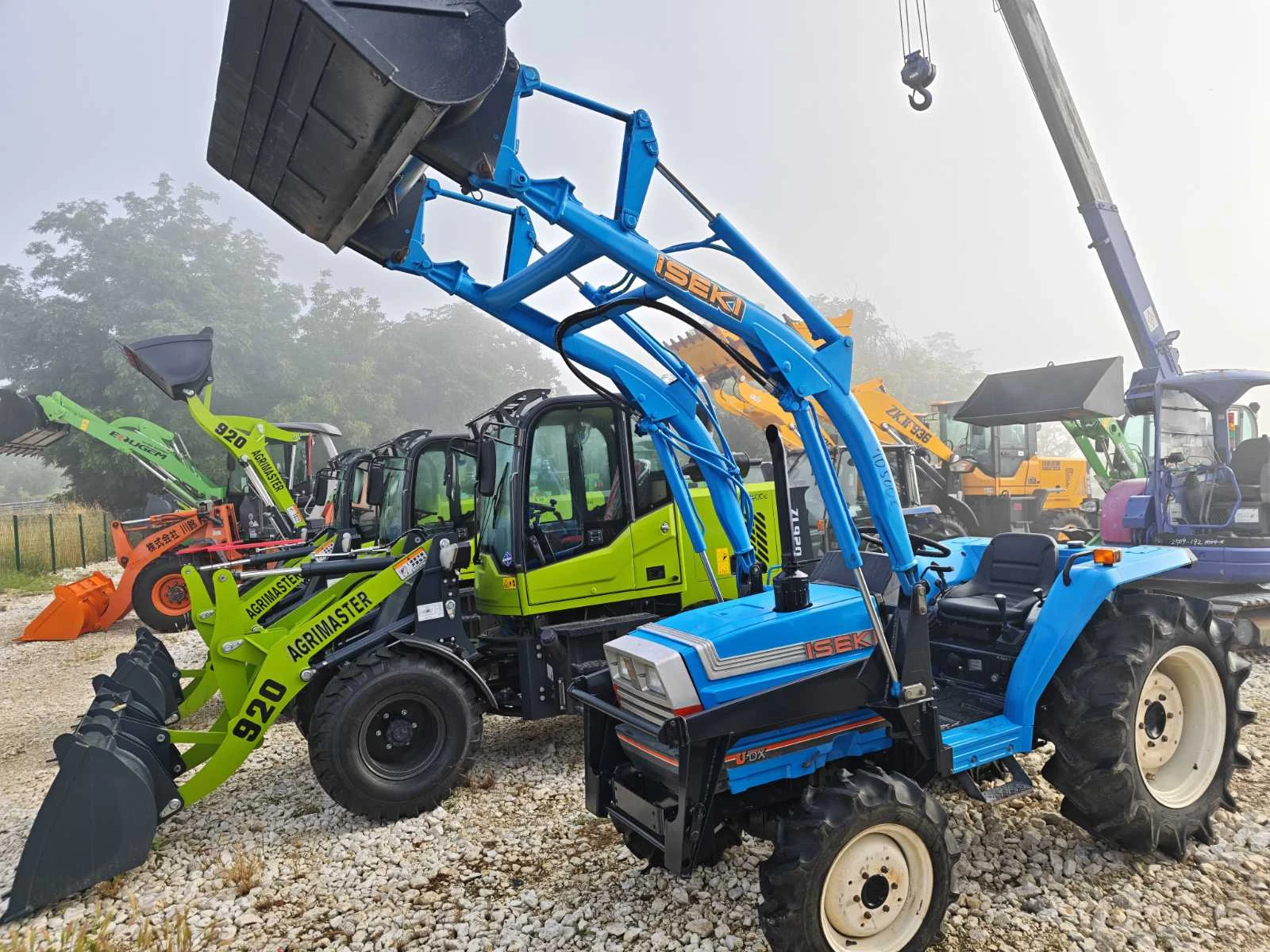 Трактор Kubota СЪС КОФА И ВИЛИЦИ ЗА БАЛЛИ, снимка 2 - Селскостопанска техника - 54624336