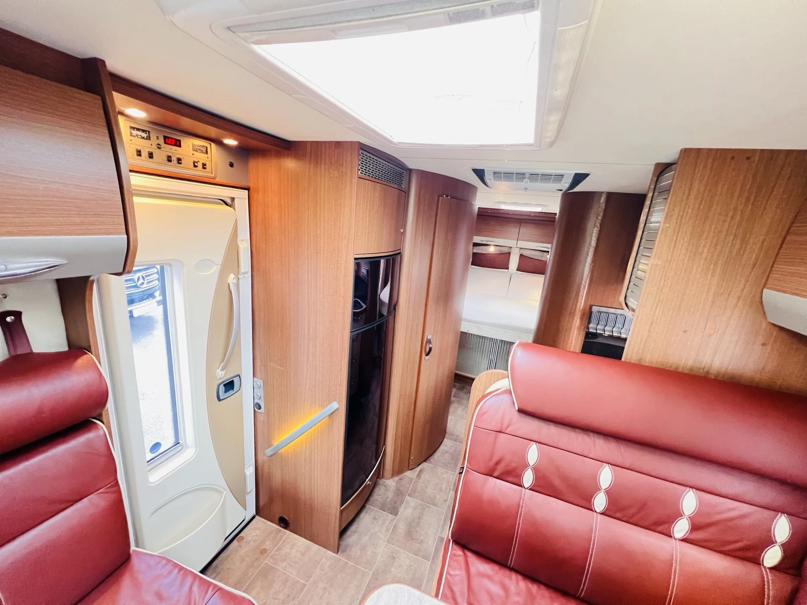 Кемпер Burstner 727  - изображение 9