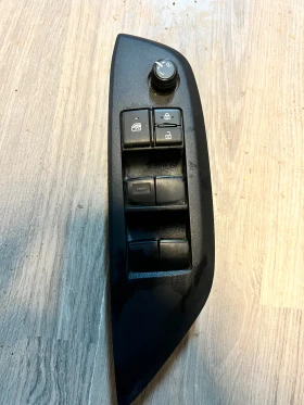 84040-0D020 Панел за управление на ел.стъкла TOYOTA YARIS 2022 84040-0D020