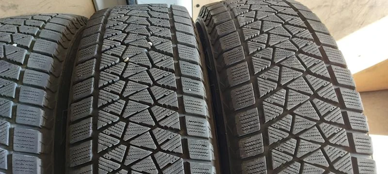 Гуми Зимни 215/70R16, снимка 3 - Гуми и джанти - 30918406