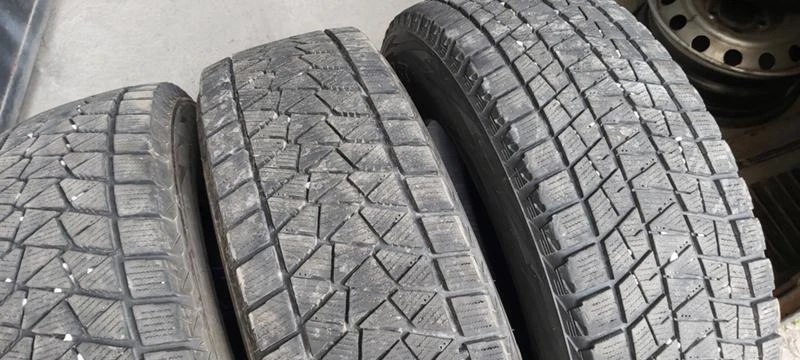 Гуми Зимни 215/70R16, снимка 4 - Гуми и джанти - 33034093