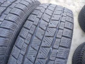 Гуми Зимни 215/65R16, снимка 2 - Гуми и джанти - 39625469