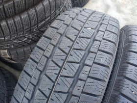 Гуми Зимни 215/65R16, снимка 1 - Гуми и джанти - 39625469