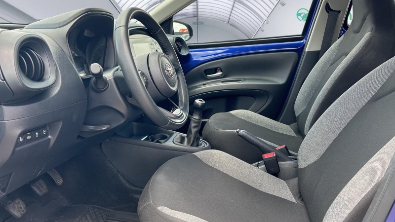 Toyota Aygo 1.0 X Play, снимка 9 - Автомобили и джипове - 46397119