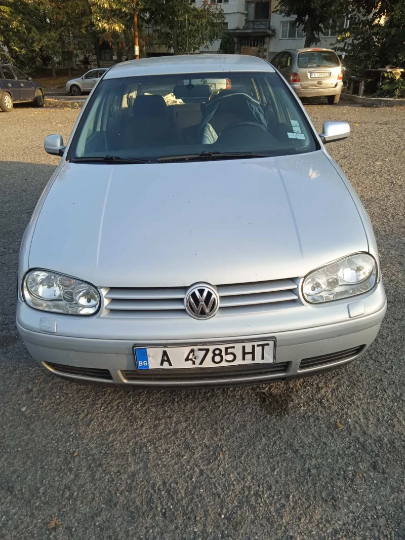 VW Golf, снимка 1 - Автомобили и джипове - 47324337