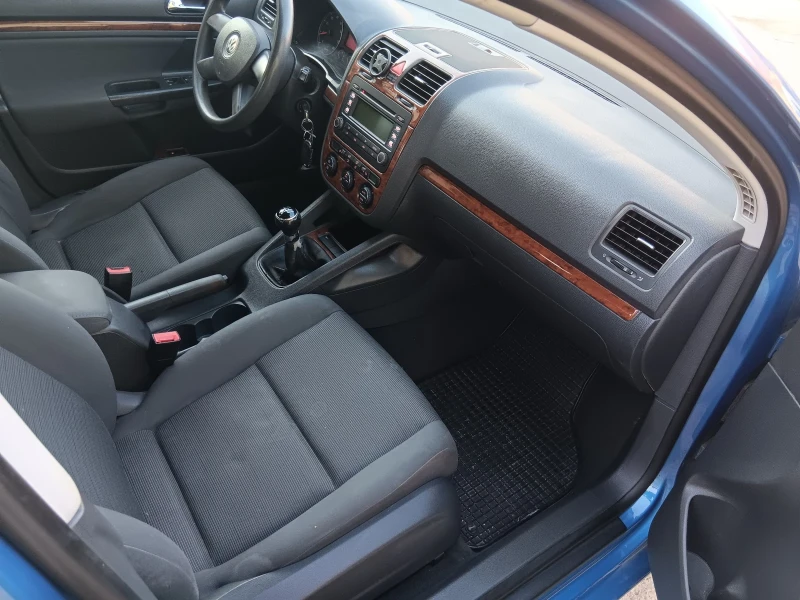 VW Golf 1.6 бензин 102кс става за Газ, снимка 6 - Автомобили и джипове - 48026397