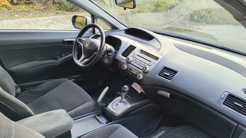 Honda Civic i-VTEC, снимка 11 - Автомобили и джипове - 52072637