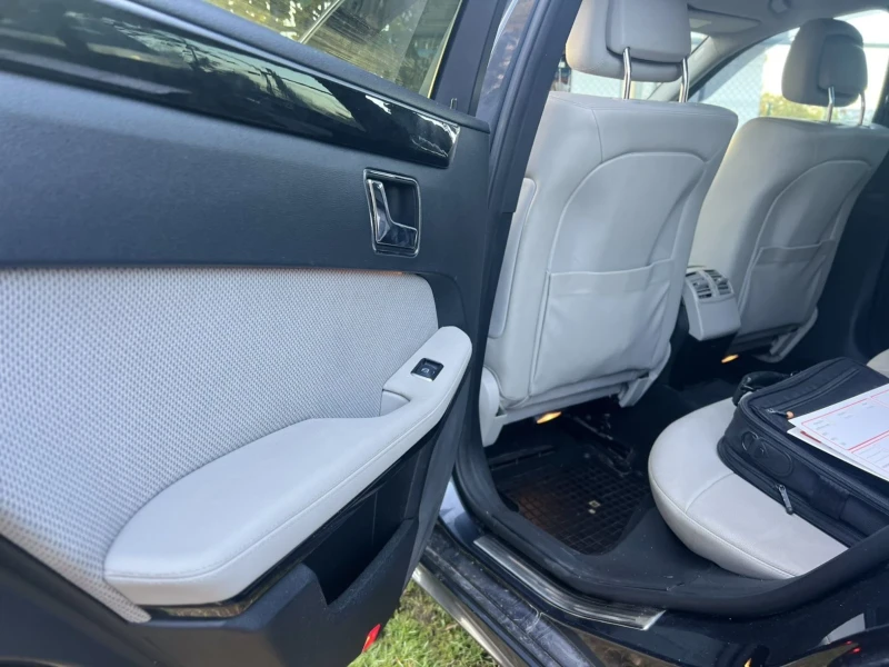Mercedes-Benz E 220 Двойно турбо..., снимка 7 - Автомобили и джипове - 52596274