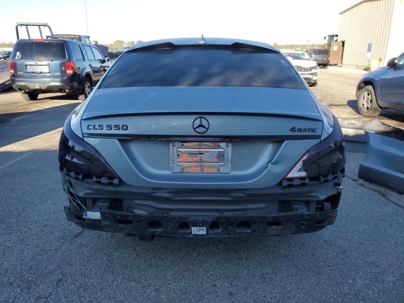 Mercedes-Benz CLS 55 AMG 4MATIC / 4.6 BiTurbo V8 / КОЖА / ПОДГРЕВ / , снимка 6 - Автомобили и джипове - 52670370