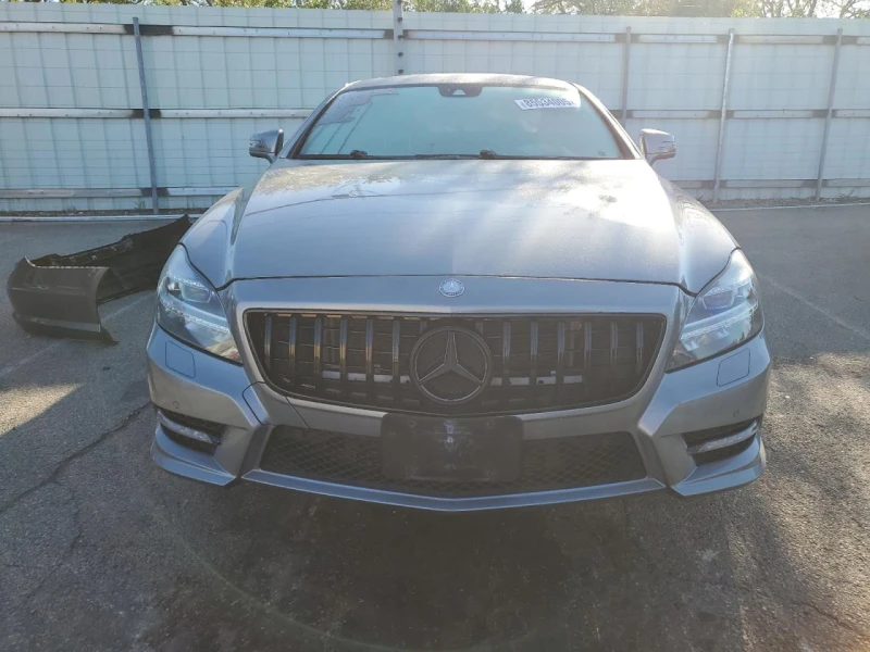 Mercedes-Benz CLS 55 AMG 4MATIC / 4.6 BiTurbo V8 / КОЖА / ПОДГРЕВ / , снимка 5 - Автомобили и джипове - 52670370