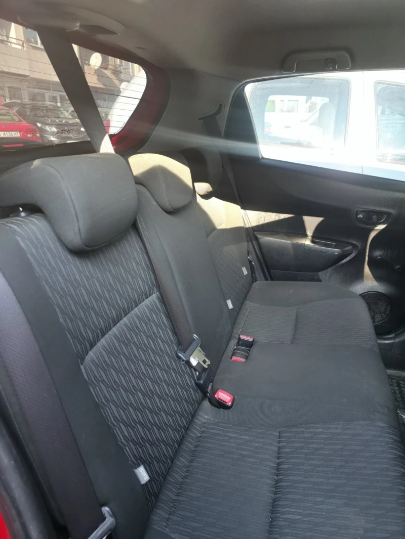 Toyota Yaris 1.3, снимка 6 - Автомобили и джипове - 52805602