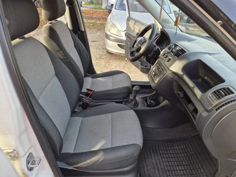 Skoda Fabia, снимка 8 - Автомобили и джипове - 53205151