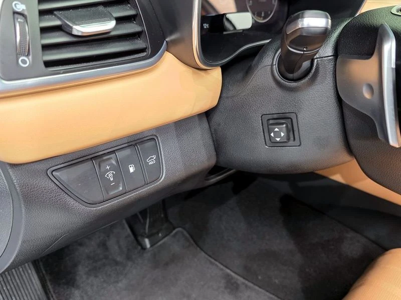 Genesis G70 2.0 Automatic, снимка 8 - Автомобили и джипове - 55598154