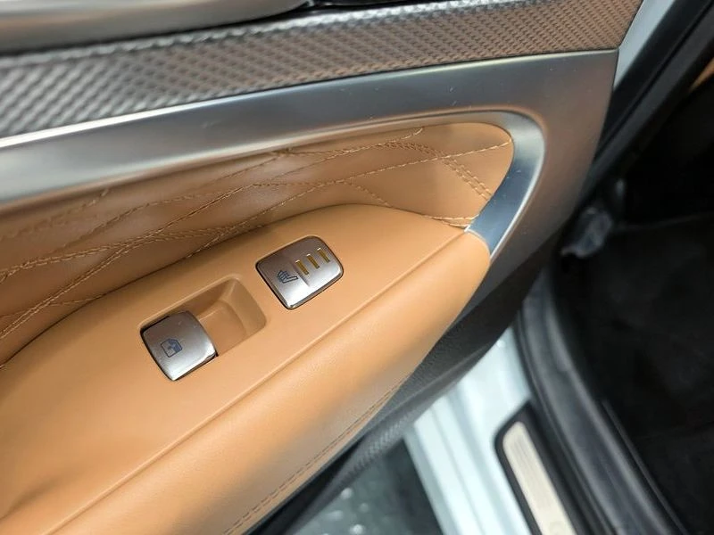 Genesis G70 2.0 Automatic, снимка 9 - Автомобили и джипове - 55598154