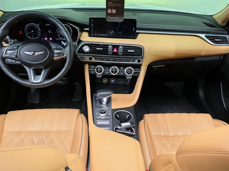 Genesis G70 2.0 Automatic, снимка 10 - Автомобили и джипове - 55598154