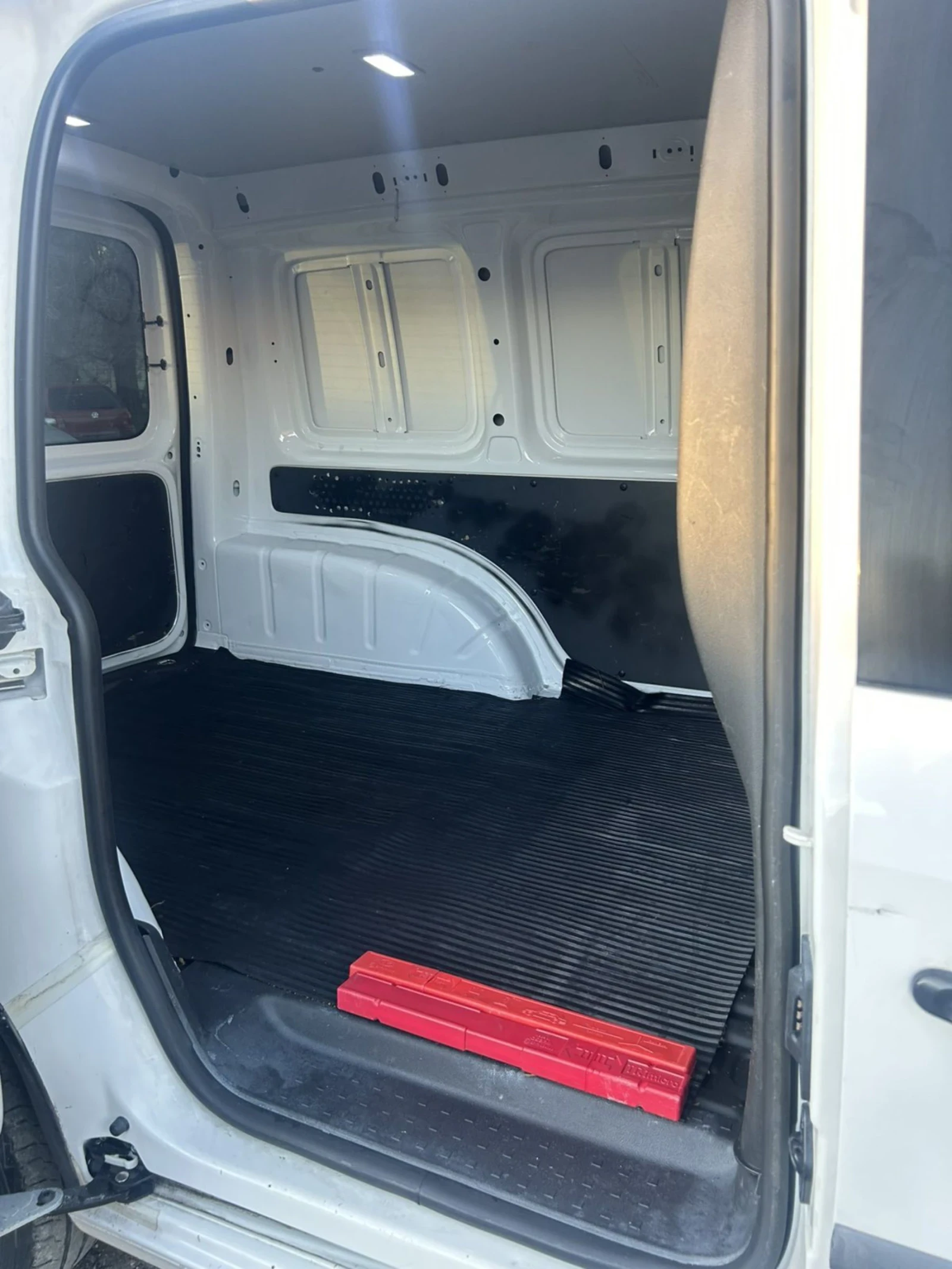 VW Caddy 1.4 TGI 110 * NAVI * KLIMA * METAN *  | Mobile.bg   15