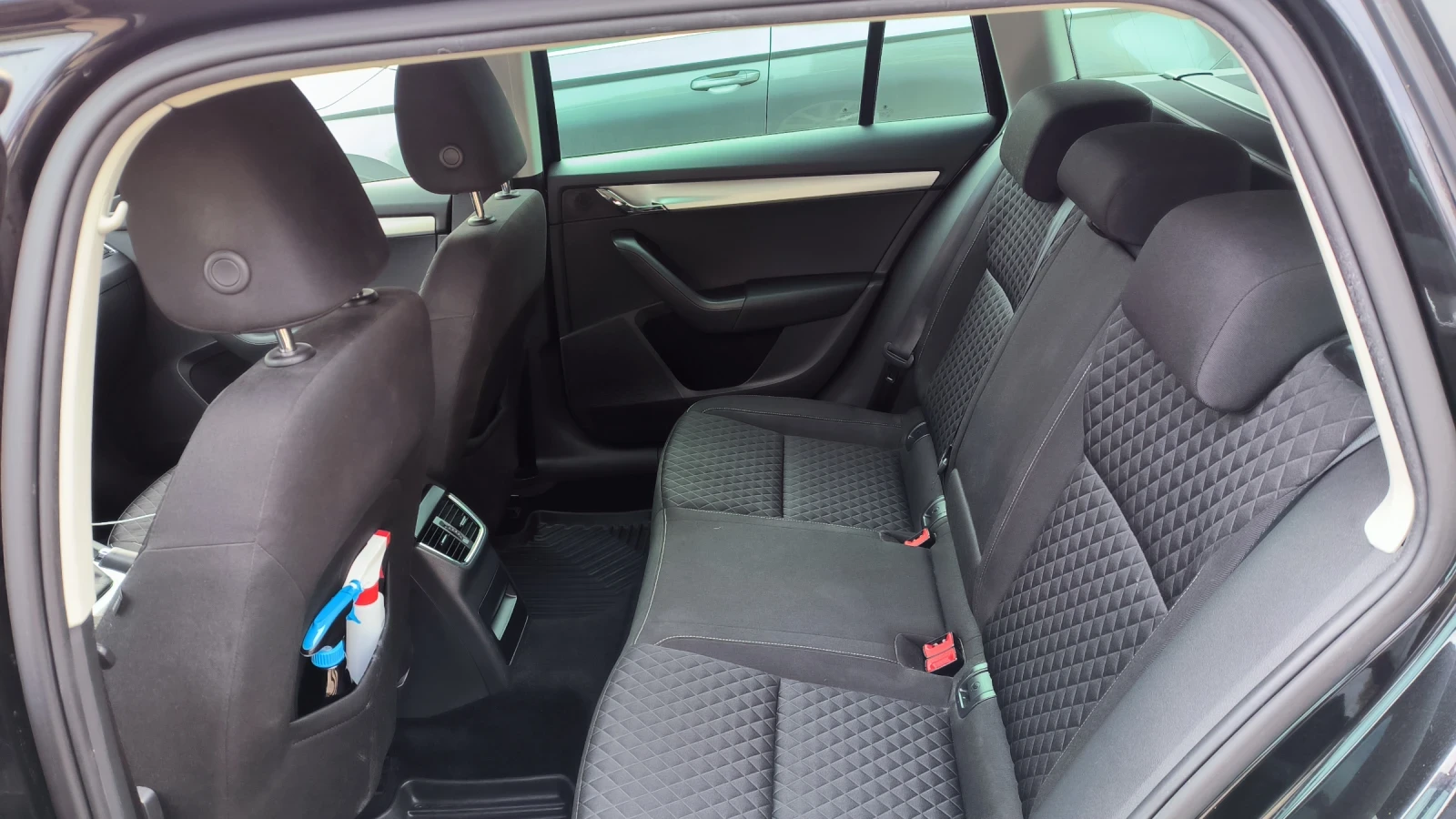 Skoda Octavia 2.0 TDI 4X4  - изображение 9
