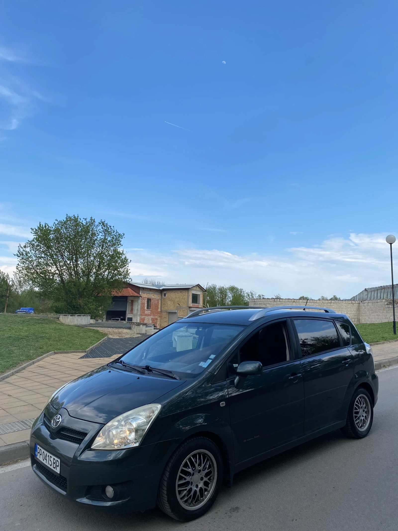 Toyota Corolla verso 2.2D - изображение 2