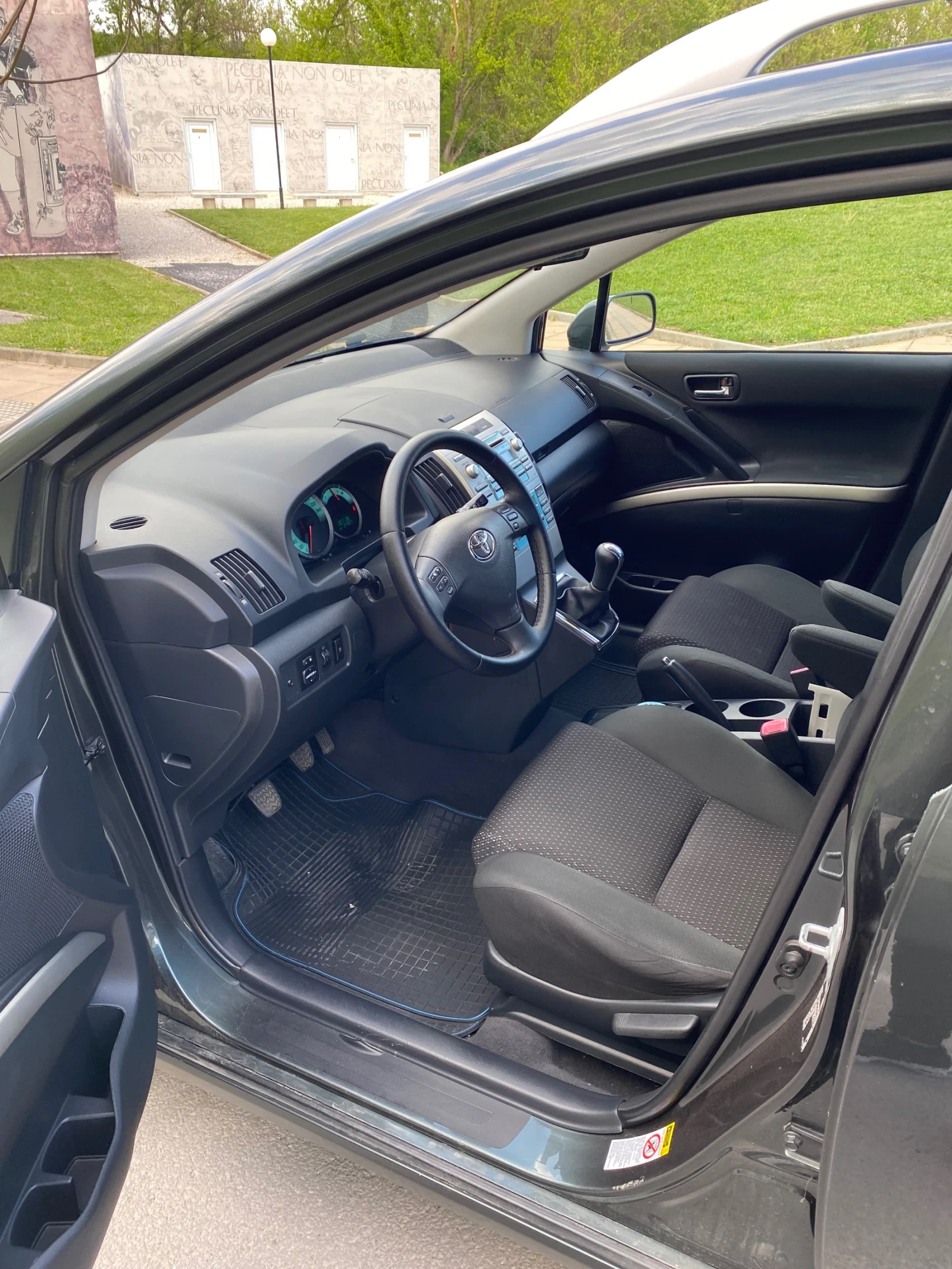 Toyota Corolla verso 2.2D - изображение 10