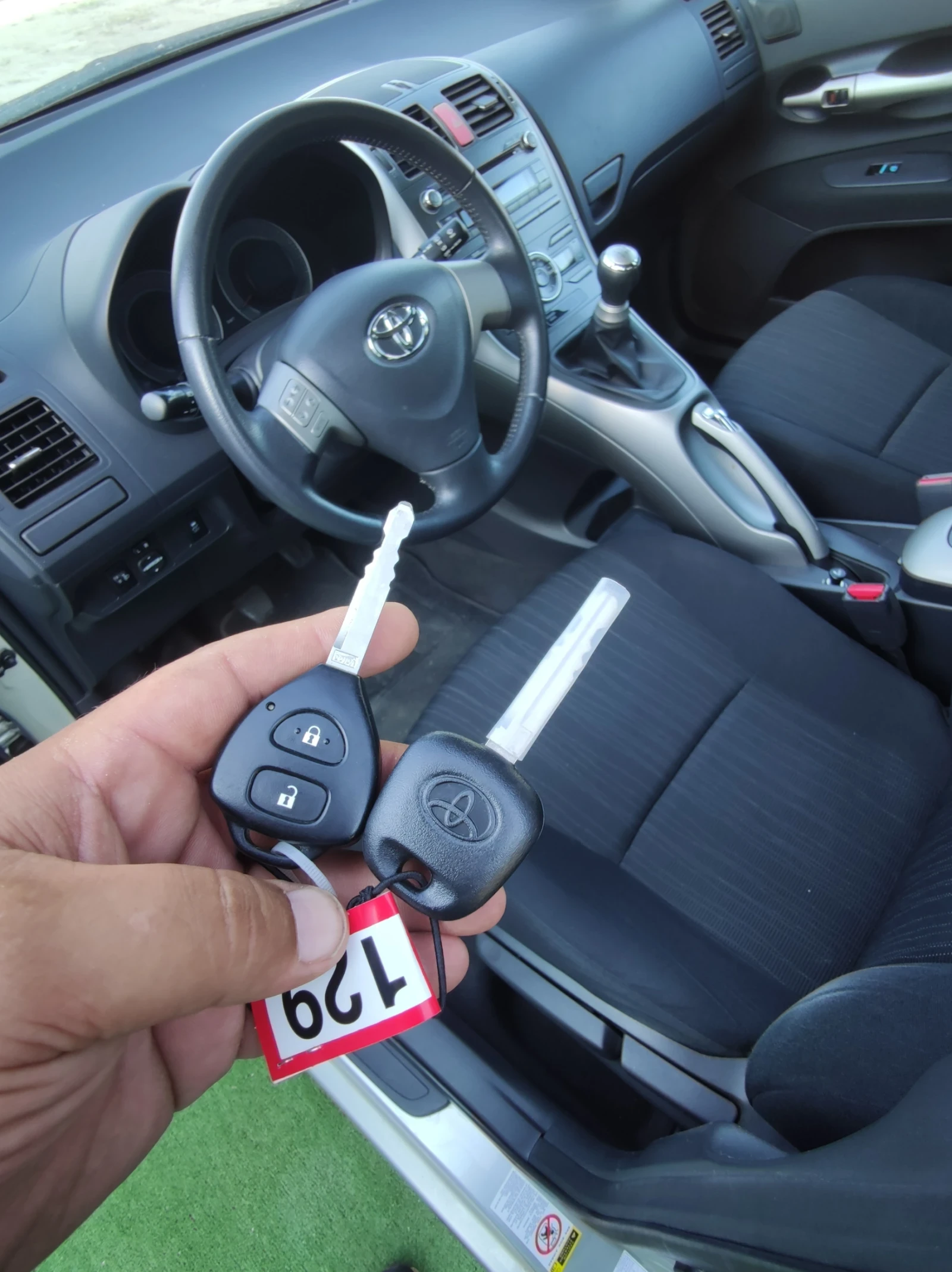Toyota Auris На 116000км. Нов внос Италия  - изображение 6