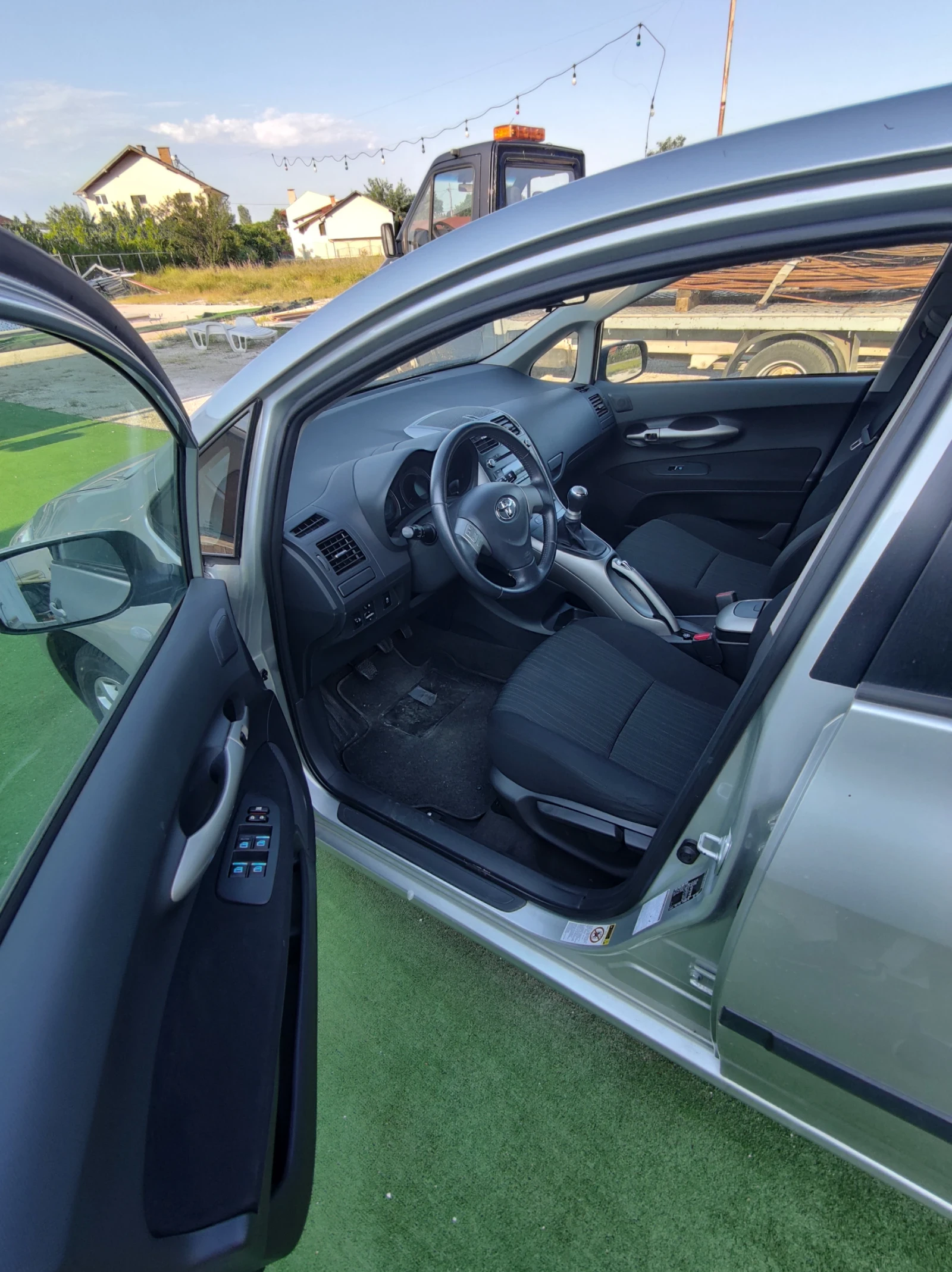Toyota Auris На 116000км. Нов внос Италия  - изображение 9