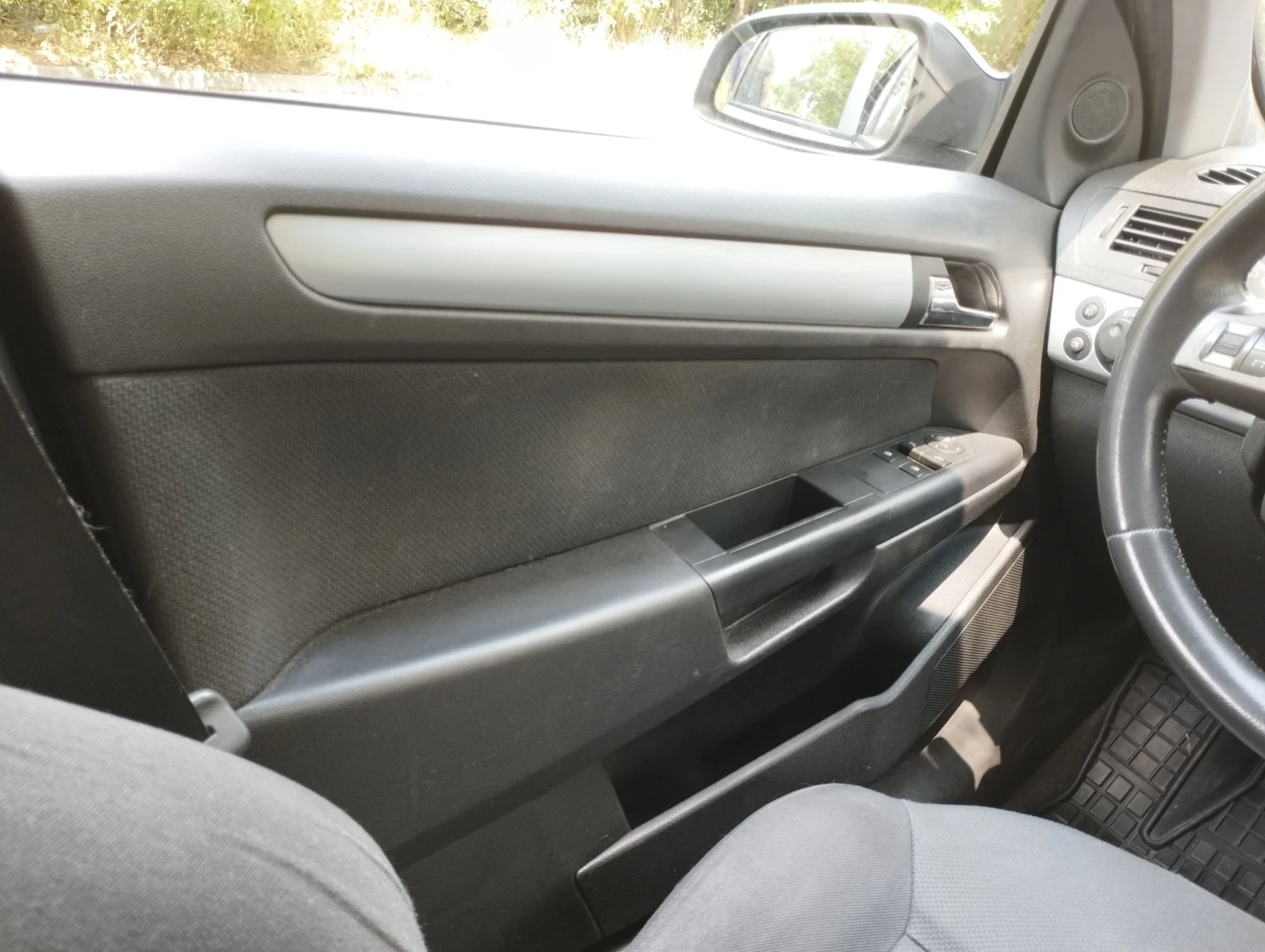 Opel Astra 1, 7 CDTI  - изображение 10