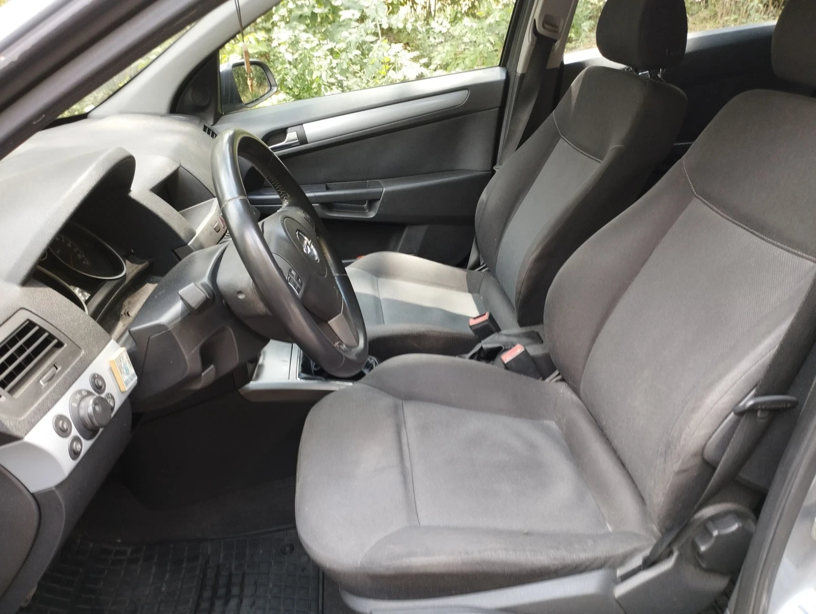 Opel Astra 1, 7 CDTI  - изображение 9
