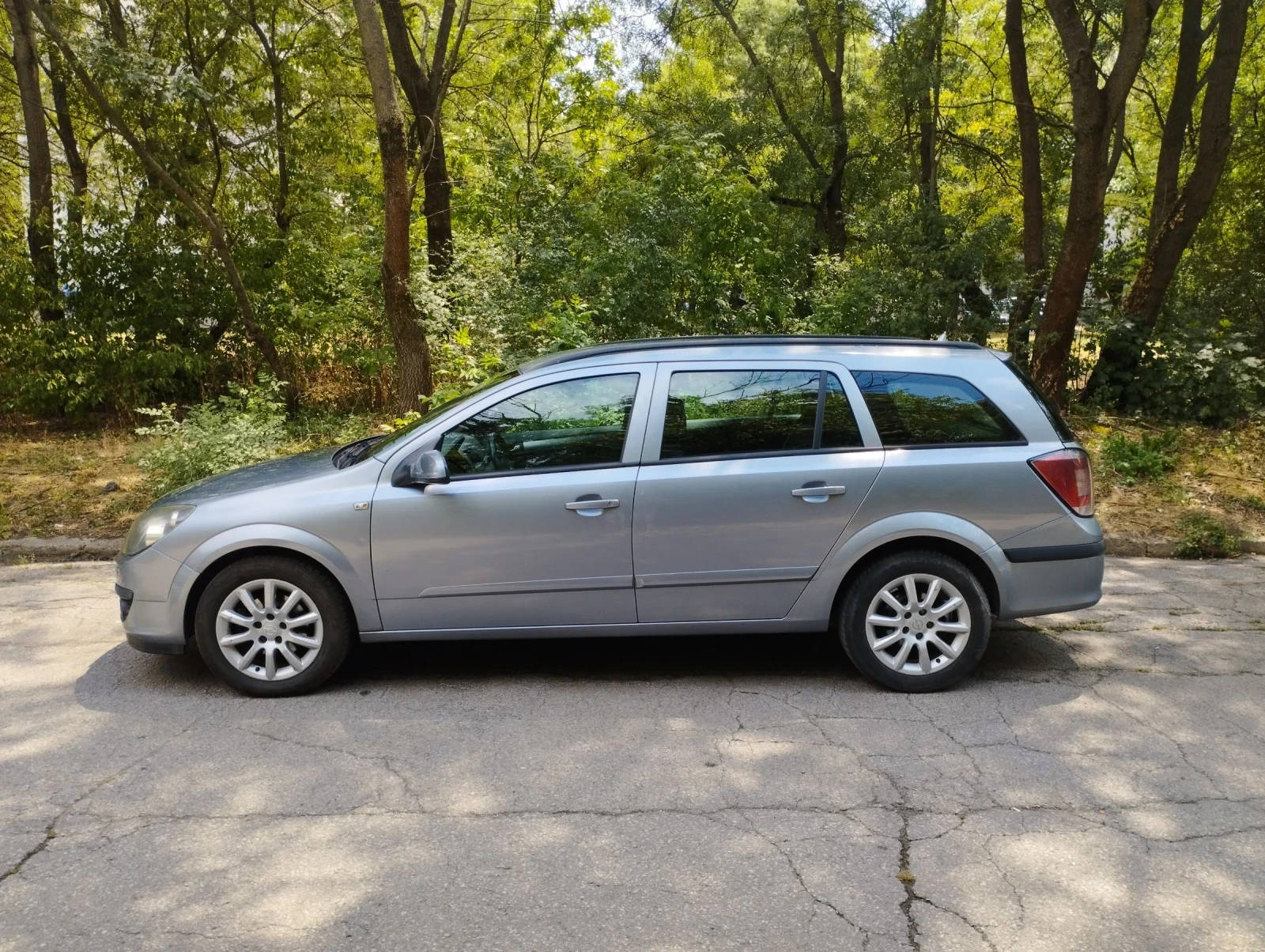 Opel Astra 1, 7 CDTI  - изображение 2