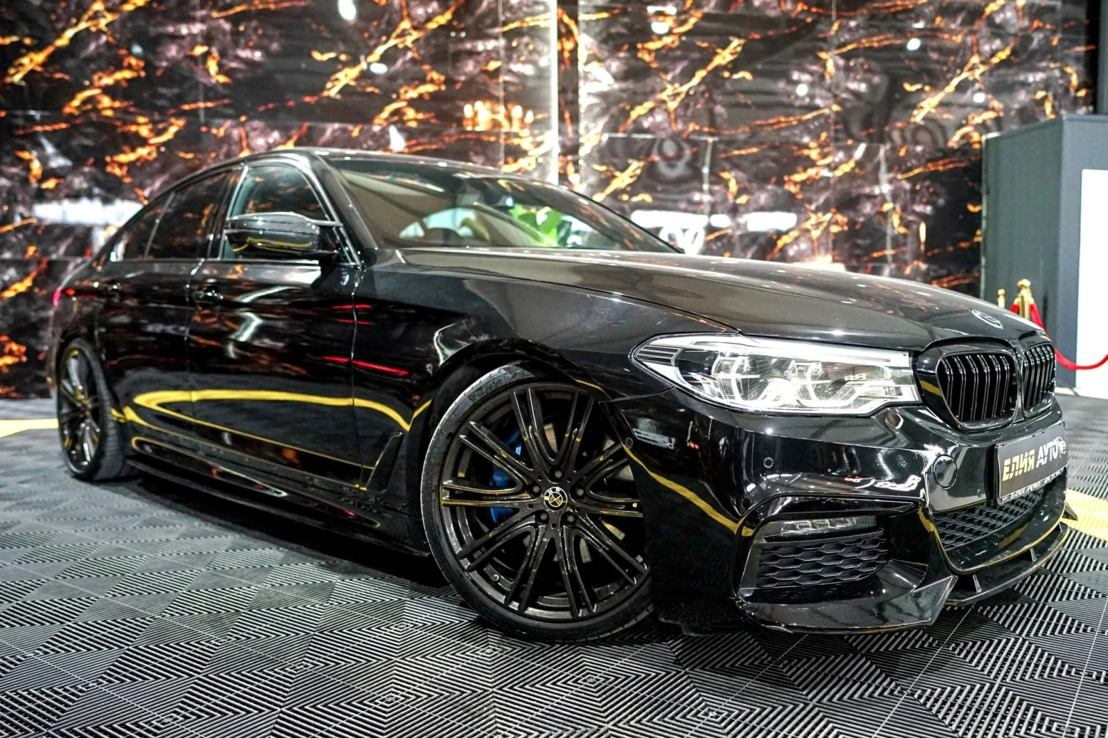 BMW 540 I XDRIVE FULL M PACK НАПЪЛНО ОБСЛУЖЕН ЛИЗИНГ 100%  - изображение 4